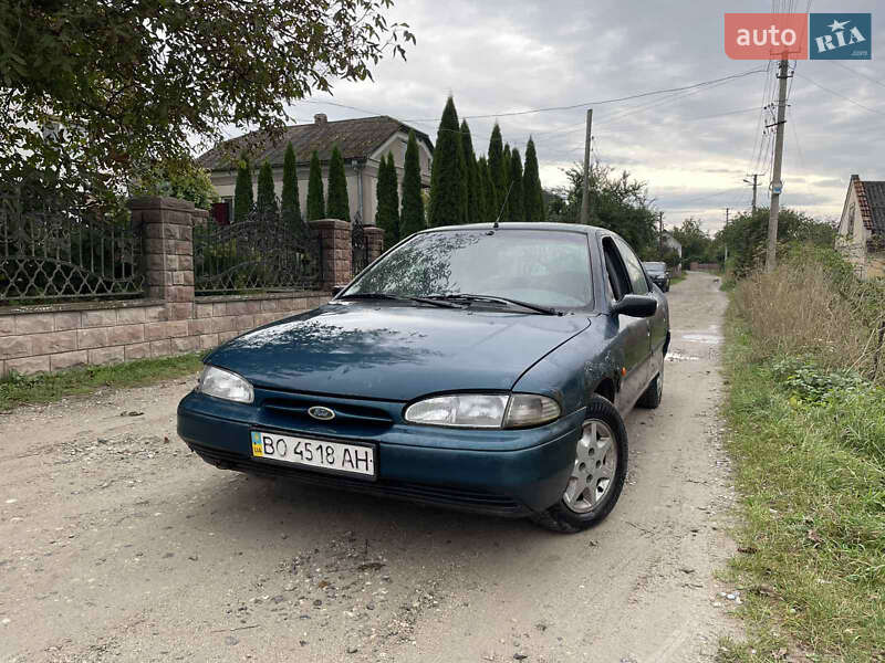 Лифтбек Ford Mondeo 1993 в 