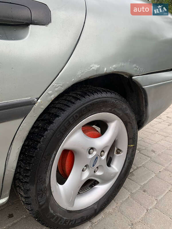 Седан Ford Mondeo 1993 в Хмельницком
