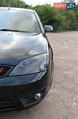 Лифтбек Ford Mondeo 2005 в 