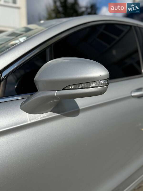 Седан Ford Mondeo 2015 в Хмельницком