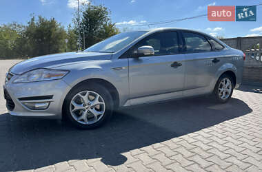 Седан Ford Mondeo 2012 в 