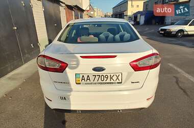Седан Ford Mondeo 2011 в 