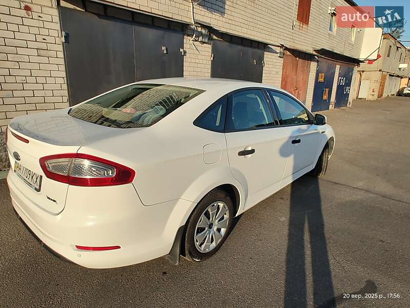 Седан Ford Mondeo 2011 в Киеве