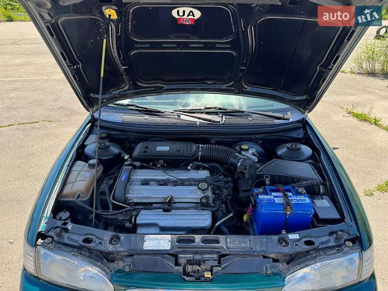 Седан Ford Mondeo 1996 в Хмельницком