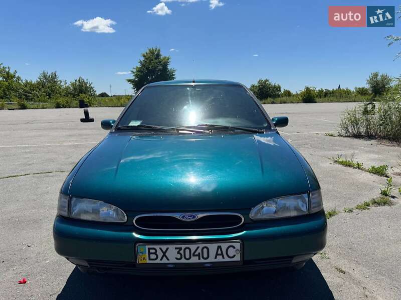 Седан Ford Mondeo 1996 в Хмельницком