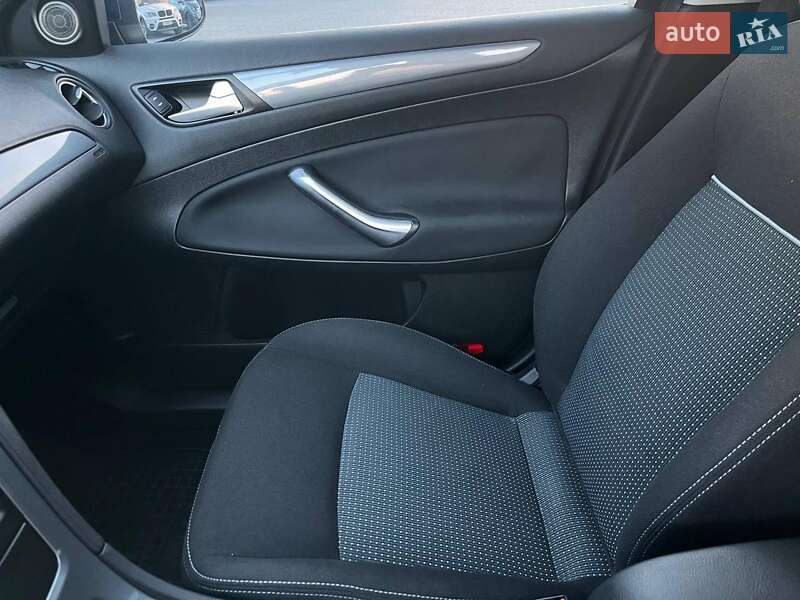 Лифтбек Ford Mondeo 2014 в Львове фото 70 Лифтбек Ford Mondeo 2014 в Львове