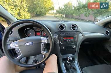 Седан Ford Mondeo 2011 в 