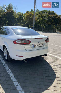 Седан Ford Mondeo 2011 в 