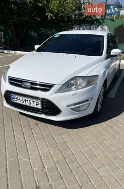 Седан Ford Mondeo 2011 в 
