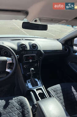 Седан Ford Mondeo 2011 в 