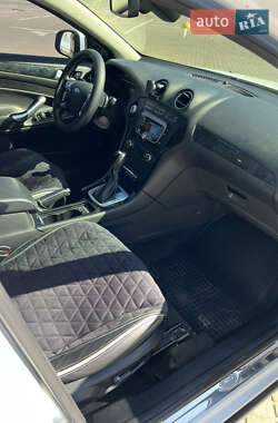 Седан Ford Mondeo 2011 в 