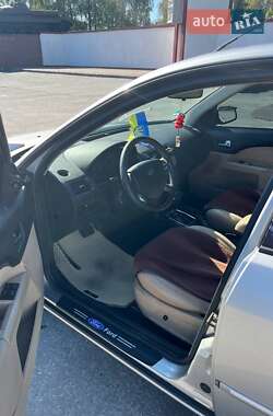 Ліфтбек Ford Mondeo 2006 в  фото 14 Ліфтбек Ford Mondeo 2006 в