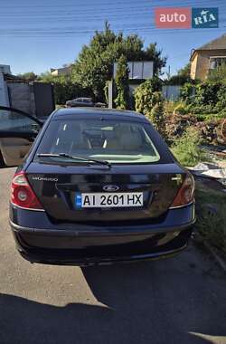 Лифтбек Ford Mondeo 2005 в 