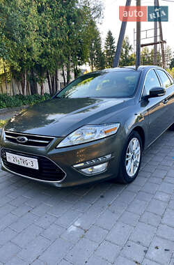 Седан Ford Mondeo 2012 в 