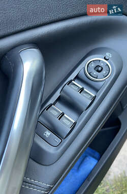 Седан Ford Mondeo 2012 в 