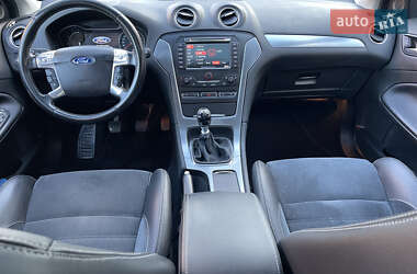 Седан Ford Mondeo 2012 в 