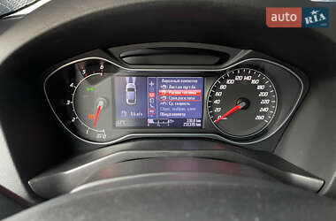 Седан Ford Mondeo 2012 в 