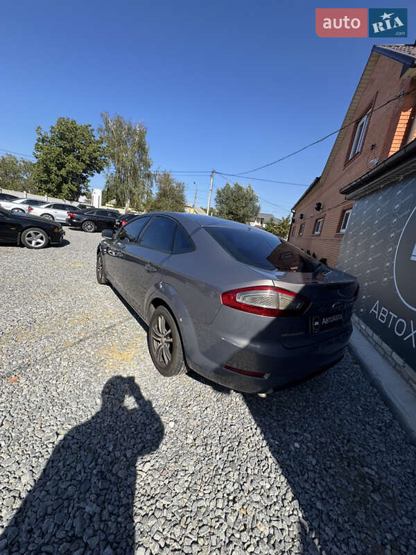 Седан Ford Mondeo 2013 в Дергачах