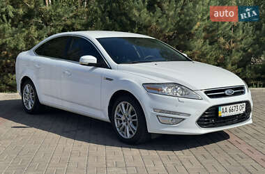 Седан Ford Mondeo 2012 в 