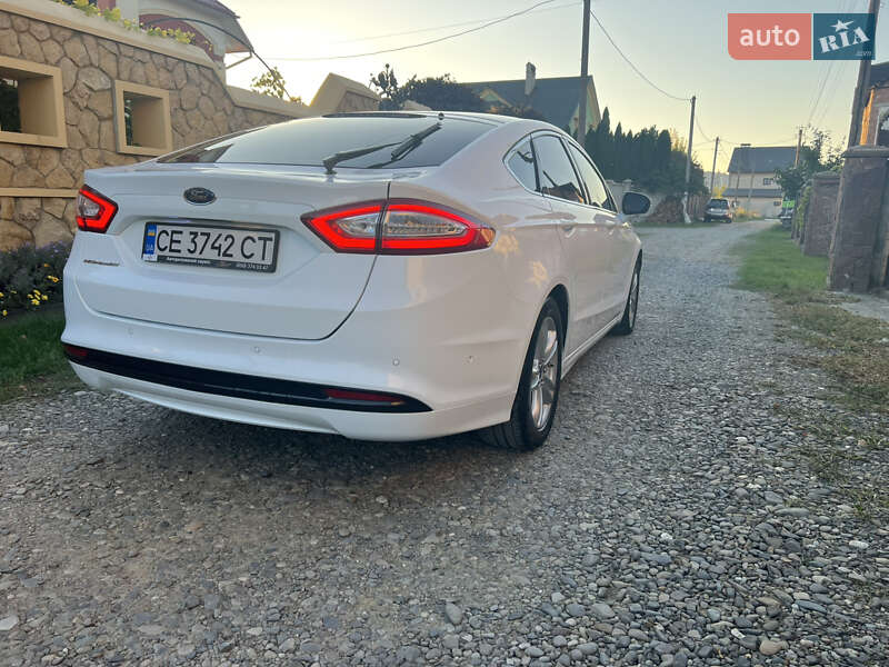 Седан Ford Mondeo 2015 в Черновцах