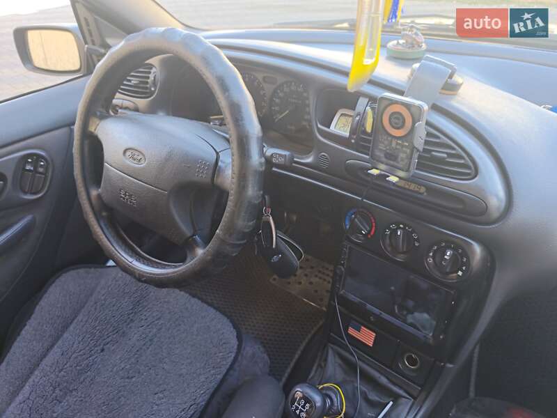 Лифтбек Ford Mondeo 1998 в Виннице