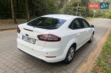 Лифтбек Ford Mondeo 2013 в 