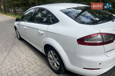 Лифтбек Ford Mondeo 2013 в 