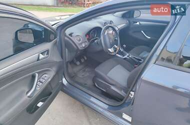 Лифтбек Ford Mondeo 2013 в 