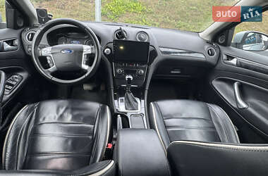 Седан Ford Mondeo 2011 в 