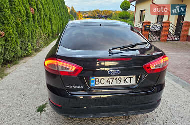 Лифтбек Ford Mondeo 2012 в 