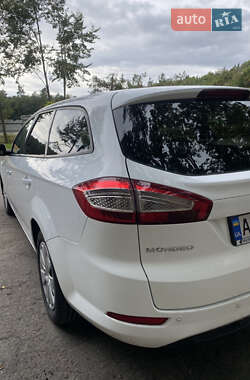 Универсал Ford Mondeo 2012 в 