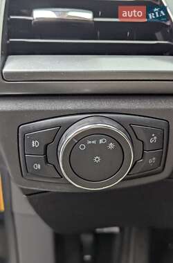 Седан Ford Mondeo 2015 в 