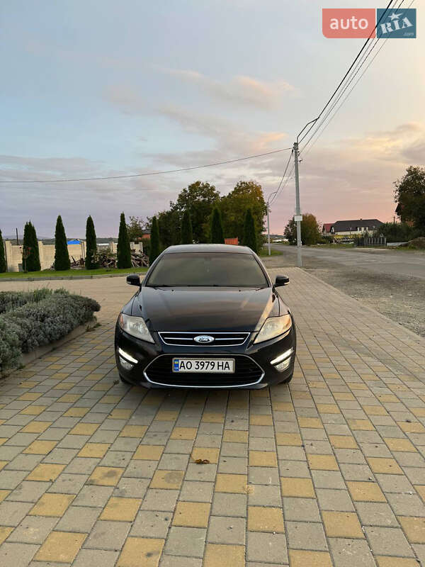 Седан Ford Mondeo 2011 в Мукачево