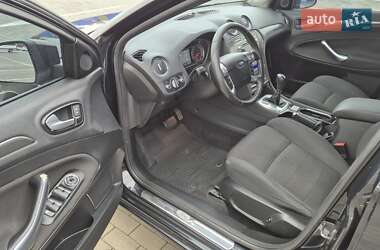Седан Ford Mondeo 2010 в 