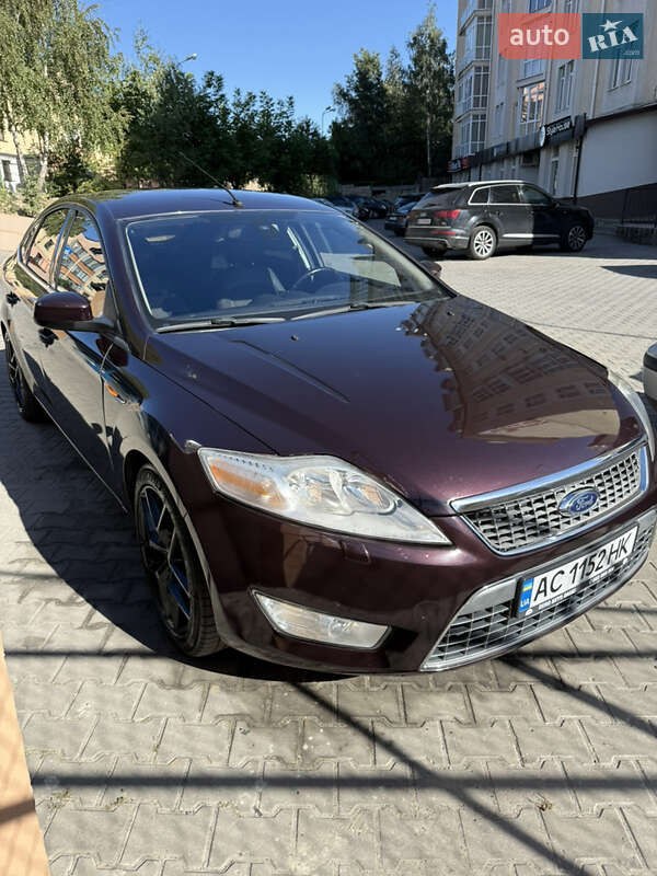 Седан Ford Mondeo 2010 в Луцке