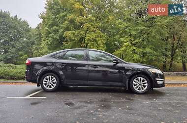 Седан Ford Mondeo 2012 в  фото 4 Седан Ford Mondeo 2012 в