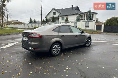 Седан Ford Mondeo 2011 в 