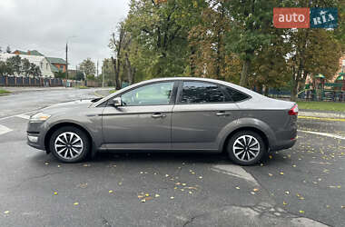 Седан Ford Mondeo 2011 в 