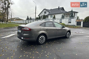 Седан Ford Mondeo 2011 в 