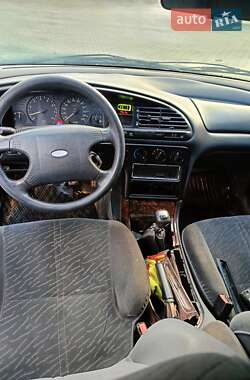 Лифтбек Ford Mondeo 1994 в 