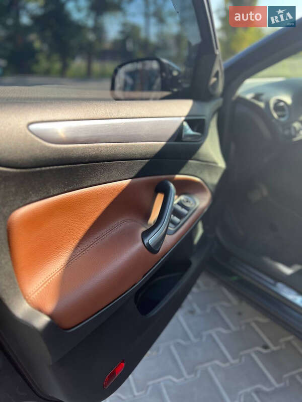 Седан Ford Mondeo 2012 в Кропивницком