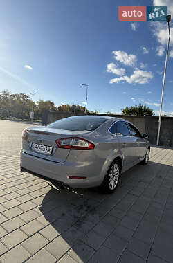 Седан Ford Mondeo 2012 в 