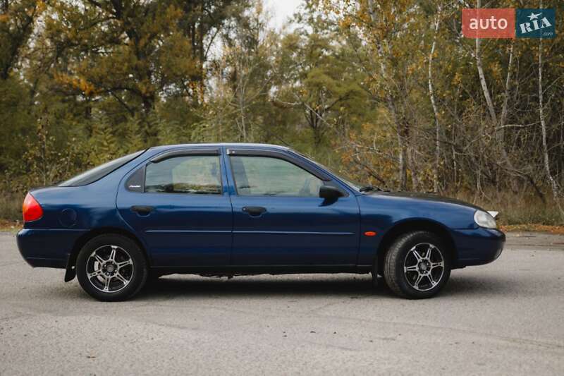 Лифтбек Ford Mondeo 1998 в Кременчуге