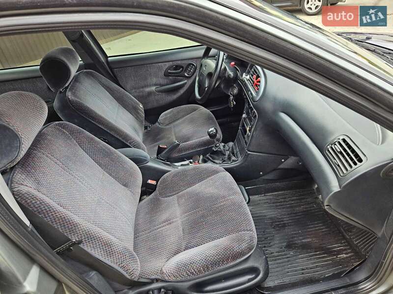 Седан Ford Mondeo 1993 в Обухове