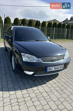 Седан Ford Mondeo 2004 в  Седан Ford Mondeo 2004 в