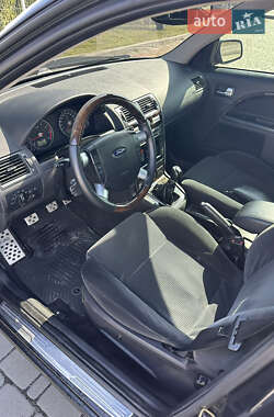 Седан Ford Mondeo 2004 в  фото 7 Седан Ford Mondeo 2004 в