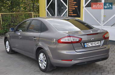 Седан Ford Mondeo 2011 в 