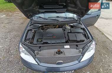 Лифтбек Ford Mondeo 2002 в  фото 19 Лифтбек Ford Mondeo 2002 в