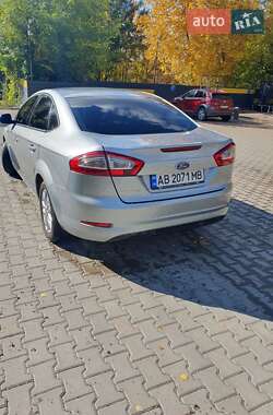 Седан Ford Mondeo 2012 в 