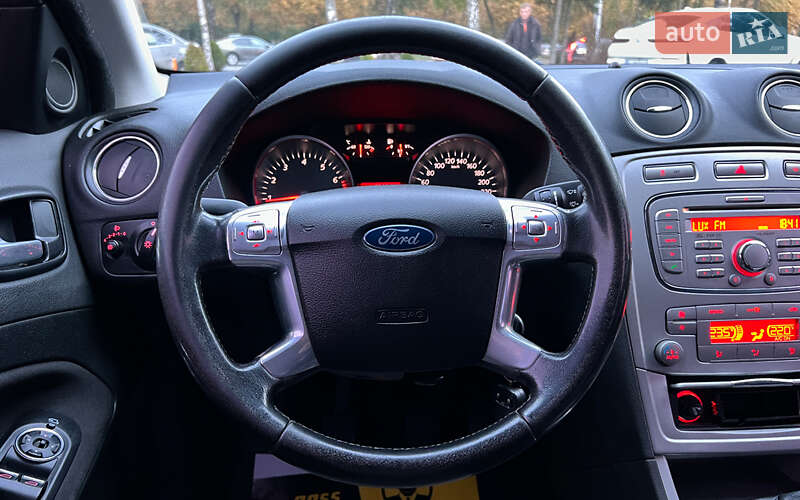 Лифтбек Ford Mondeo 2008 в Львове